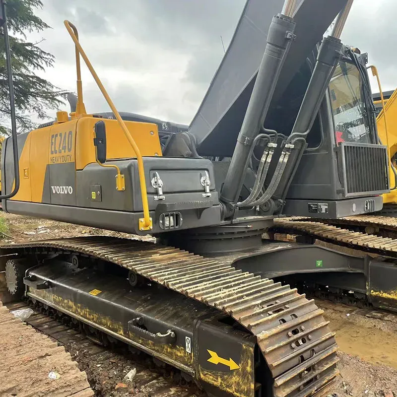UsedVolvo 240Excavator