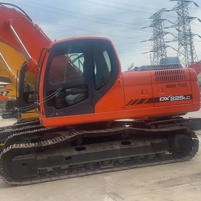 UsedDoosan DX225LCExcavator