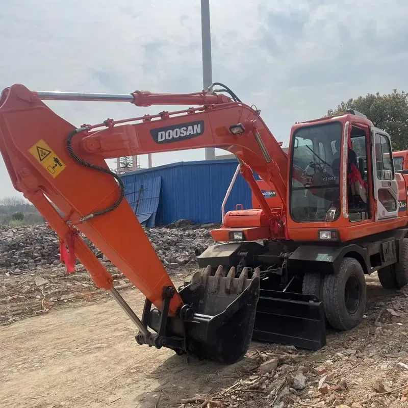 Used Doosan DX150W-7 excavator
