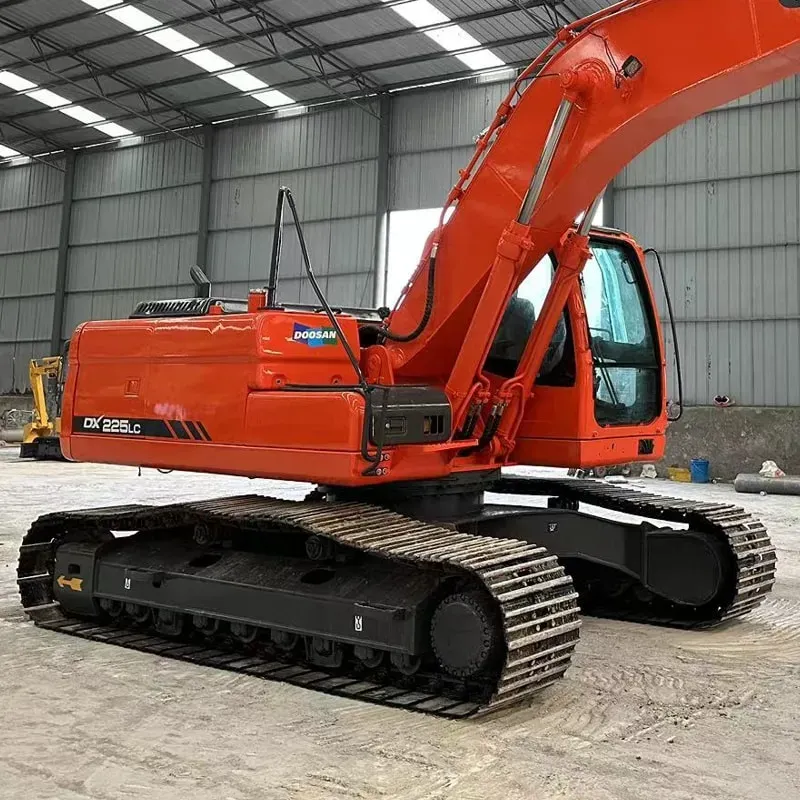 UsedDoosan DX225LCExcavator
