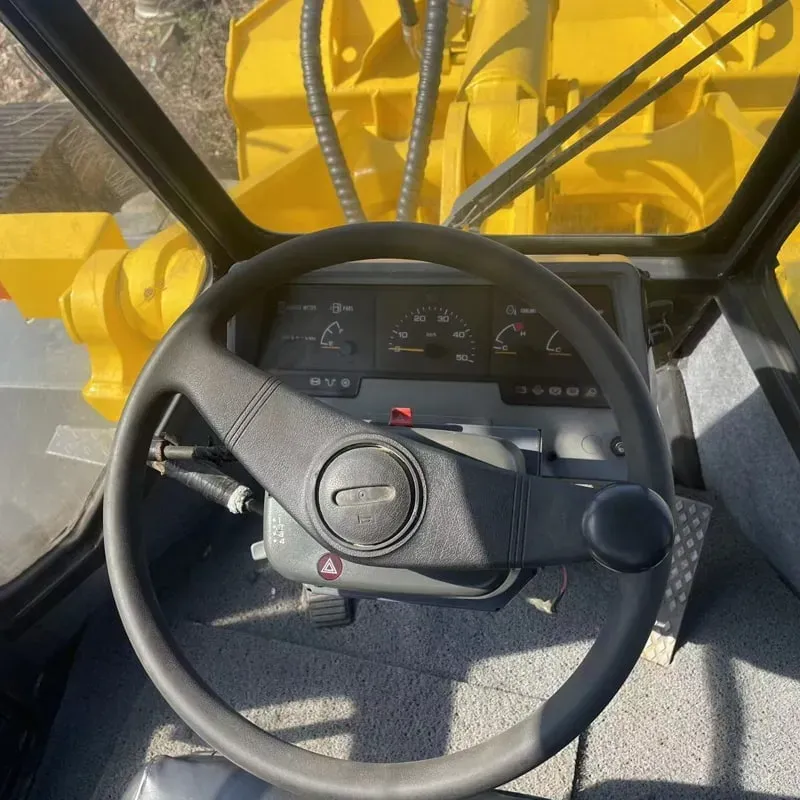 UsedKomatsu 320Loader