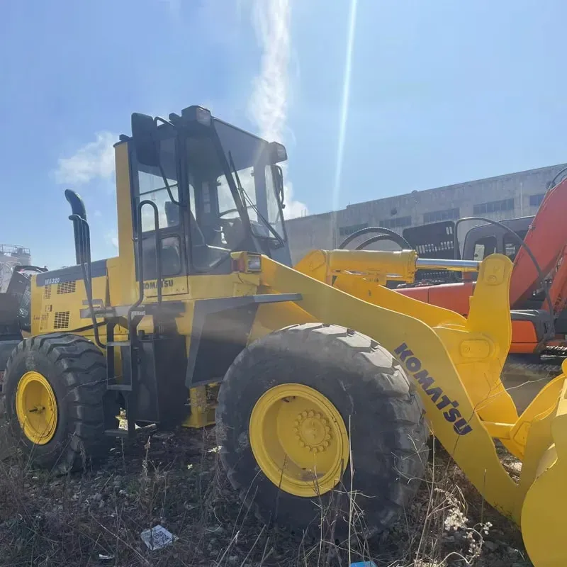 UsedKomatsu 320Loader