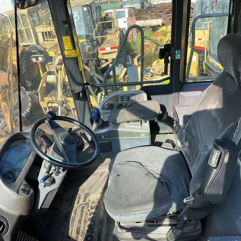 UsedKomatsu 600-6Loader