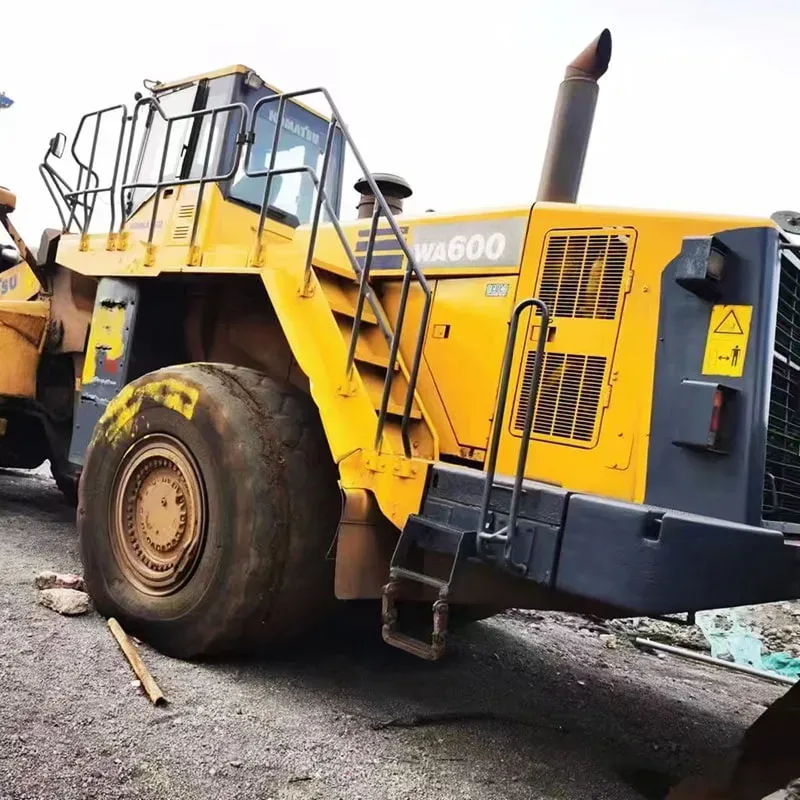 UsedKomatsu 600-6Loader