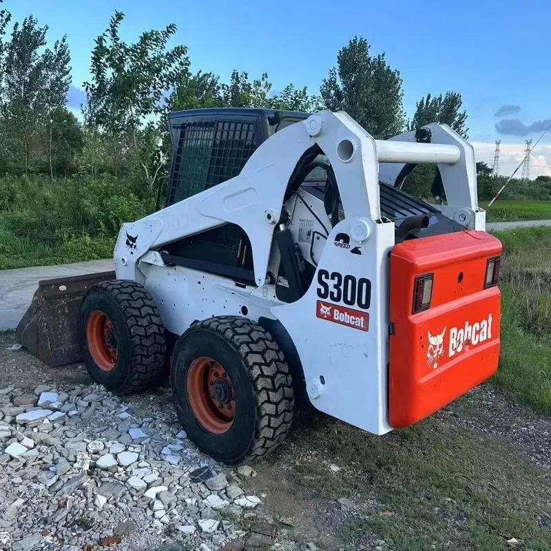 UsedBobcat S300Погрузчик