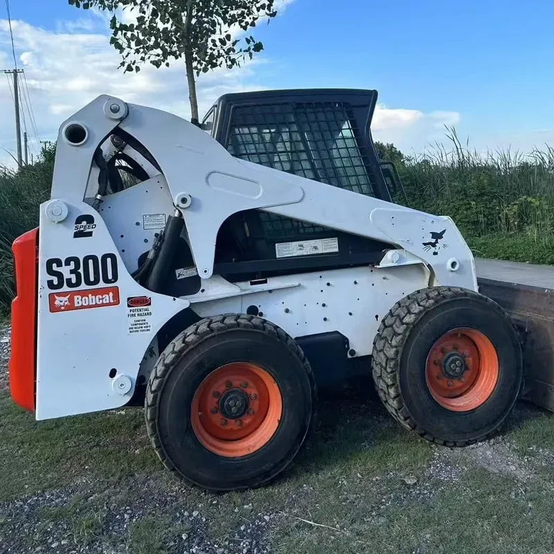 UsedBobcat S300Погрузчик