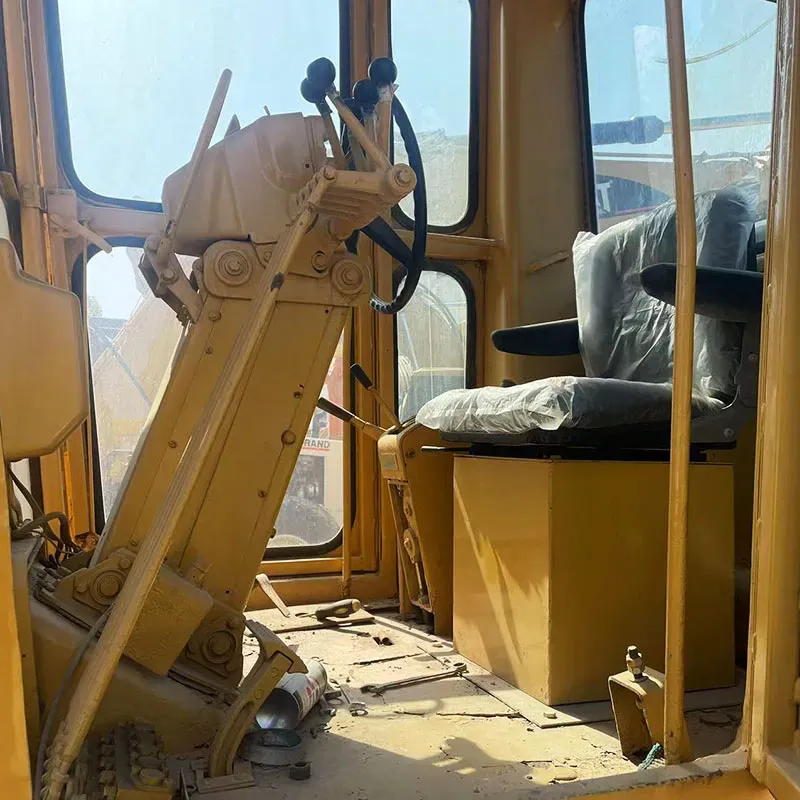 UsedCaterpillar 16GАвтогрейдер