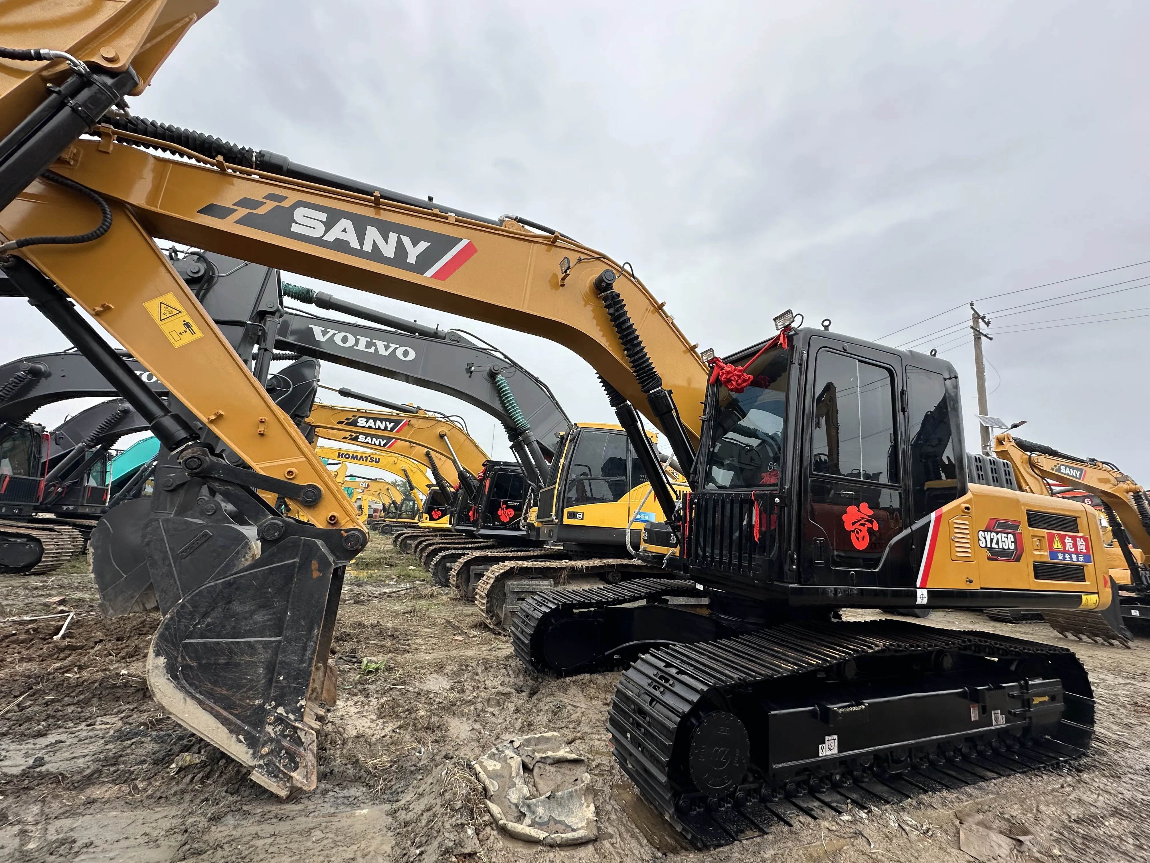 used excavator How to promote the development of foreign trade 