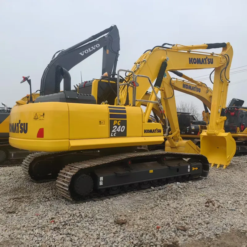 Used Комацу 240-8 Экскаватор
