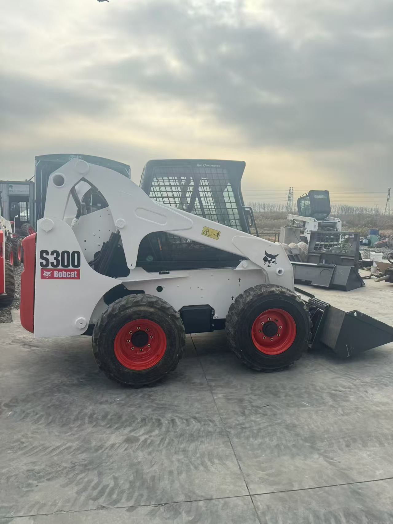 Used S300 Загрузчик