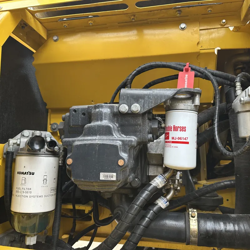 UsedKomatsu 220-8Excavator