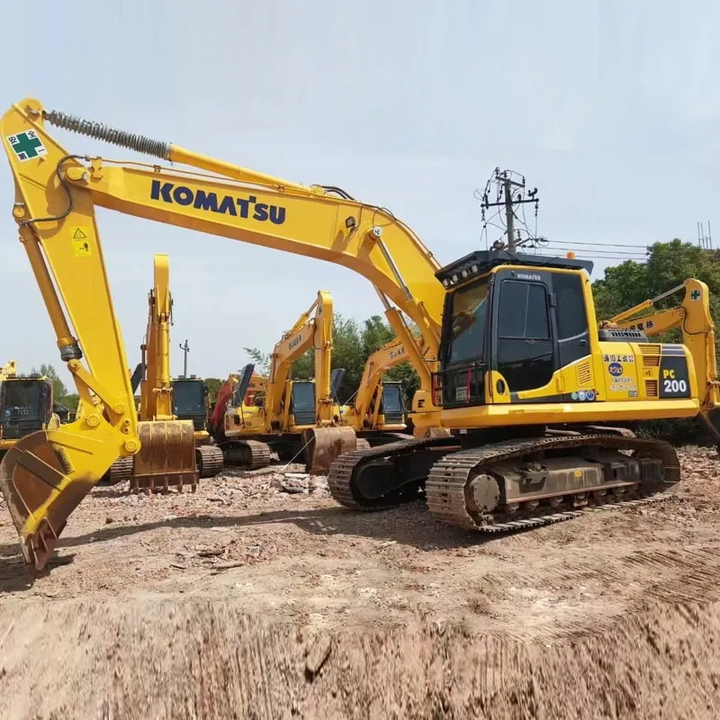 Used Komatsu 200 - 8 Экскаватор